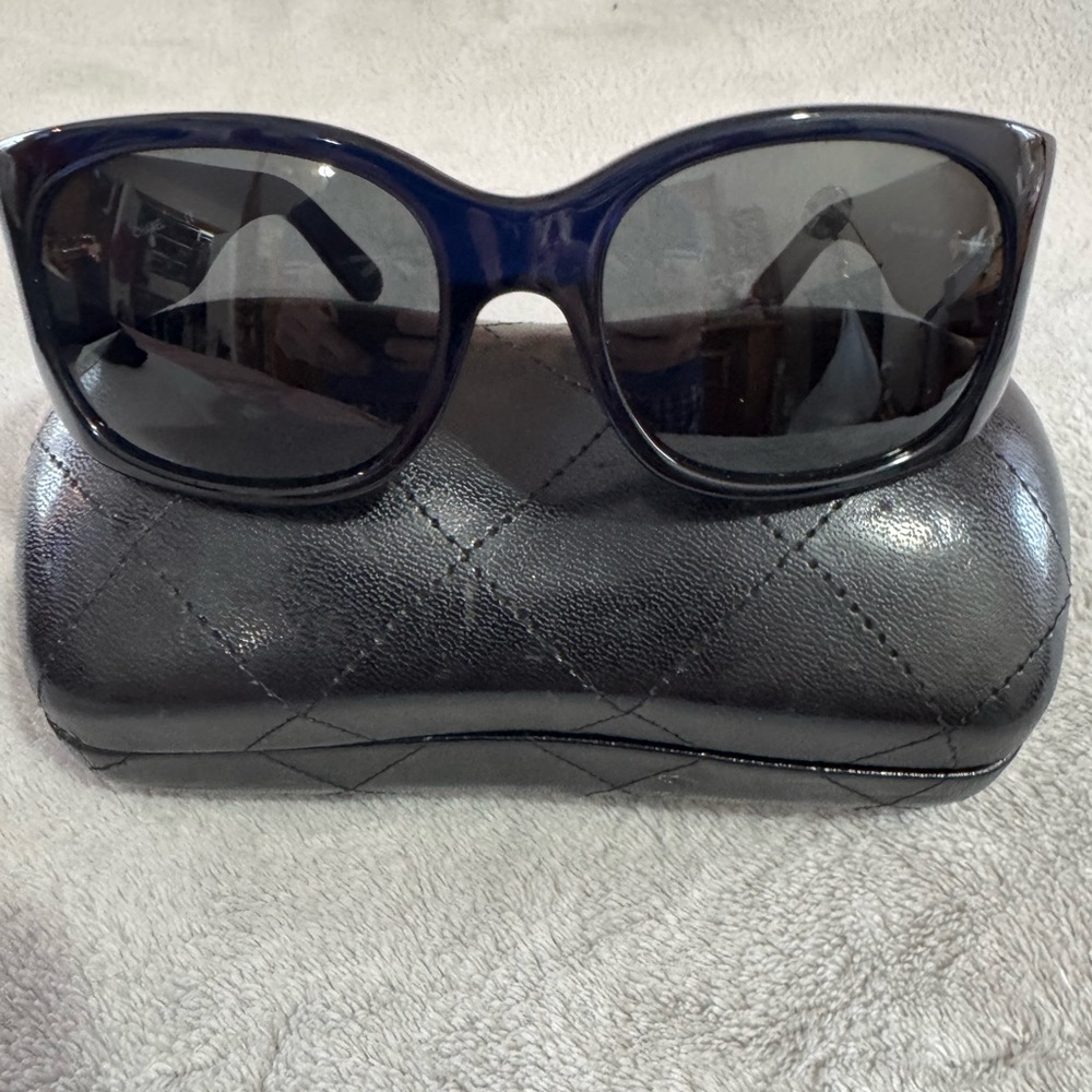 CHANEL Navy Blue and Black Oversized Women's Sunglasses with Quilted Case